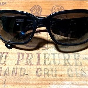 COACH SUNGLASSES in black w/white piping & COACH Logo.  COACH case included.